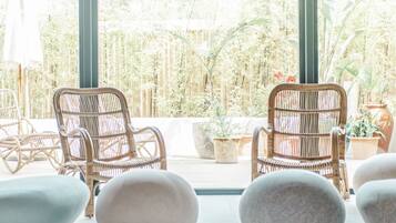 Behandelingskamers voor koppels, een sauna, een bubbelbad, een stoombad