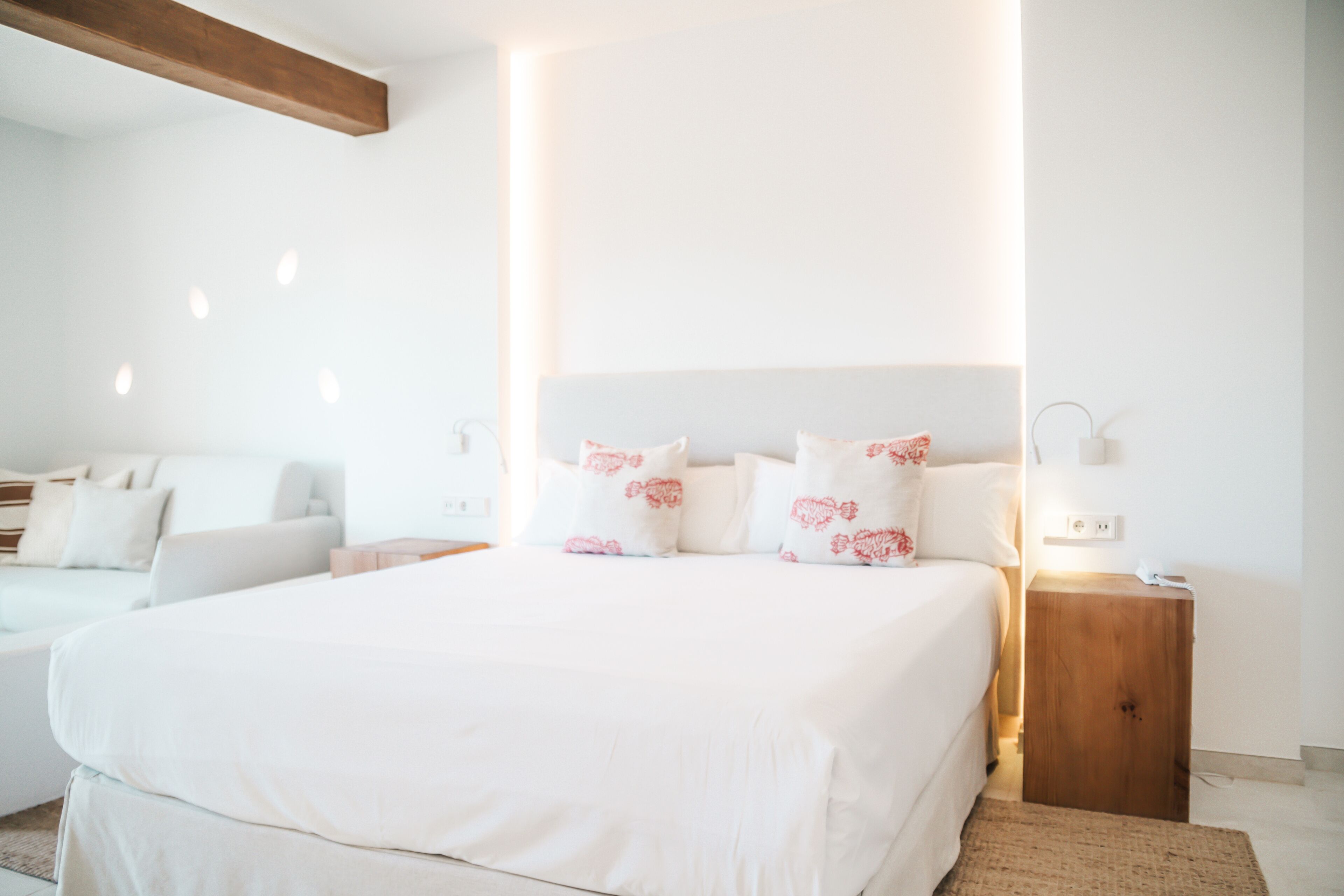 junior suite | 1 bedroom, egyptian cotton sheets, premium bedding, down duvets