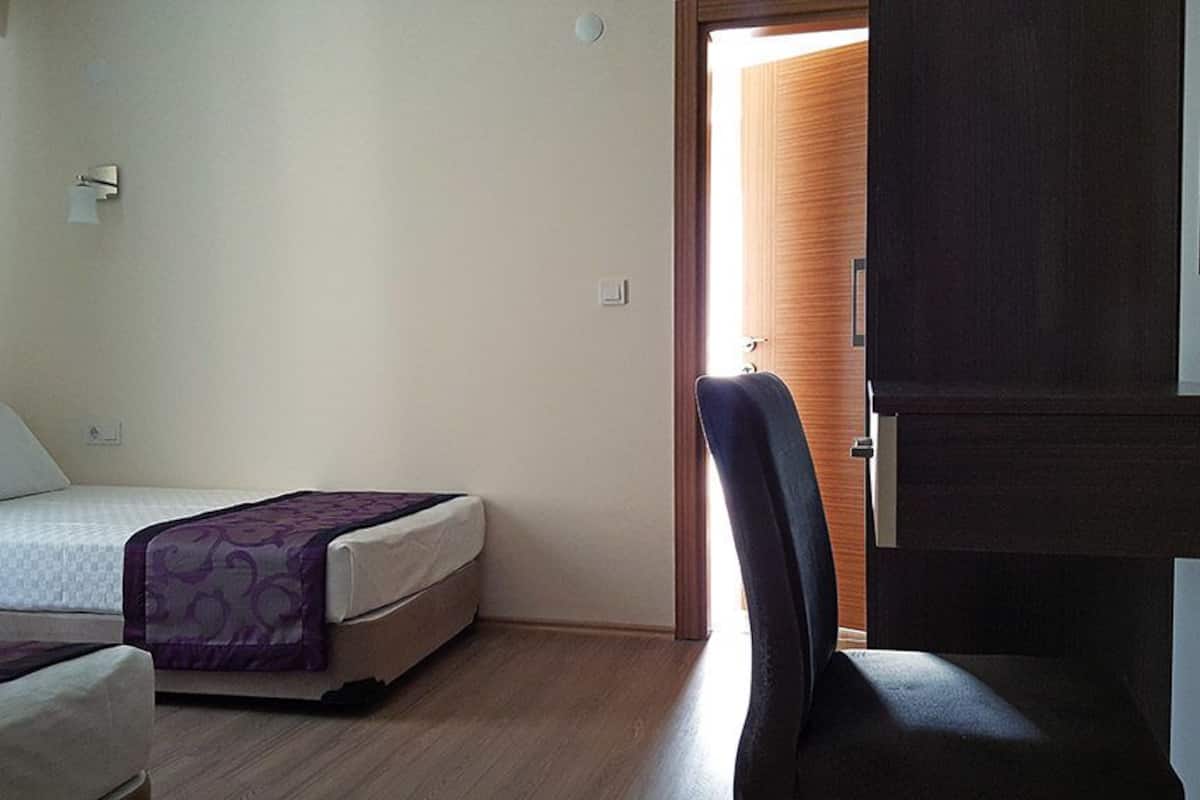 1 bedroom, minibar, in-room safe, desk