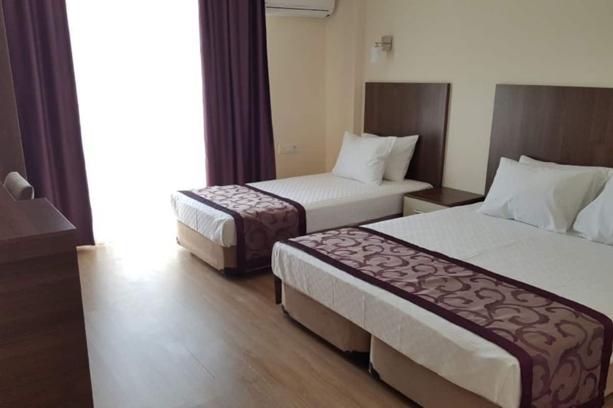 1 bedroom, minibar, in-room safe, desk