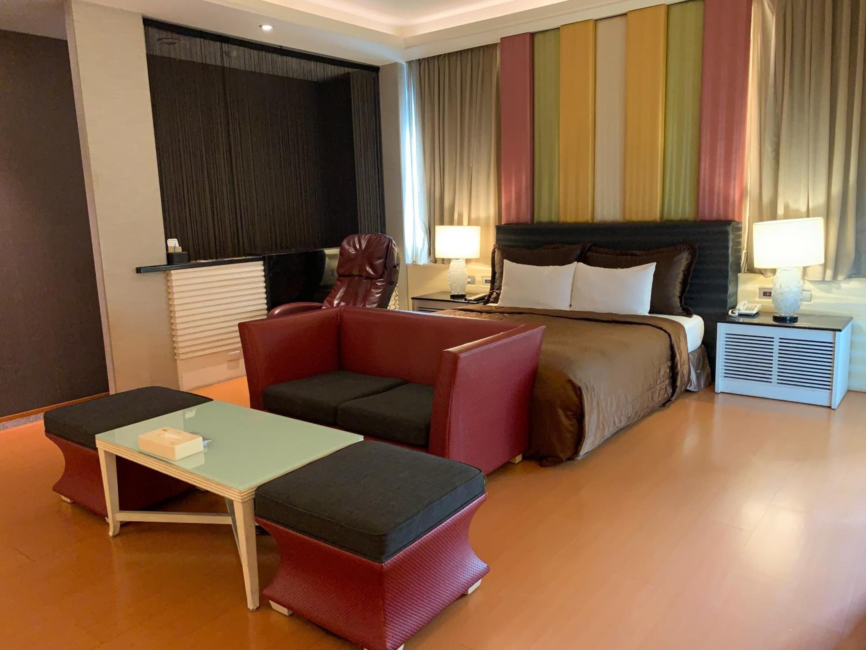 1 bedroom, premium bedding, down duvets, individually decorated