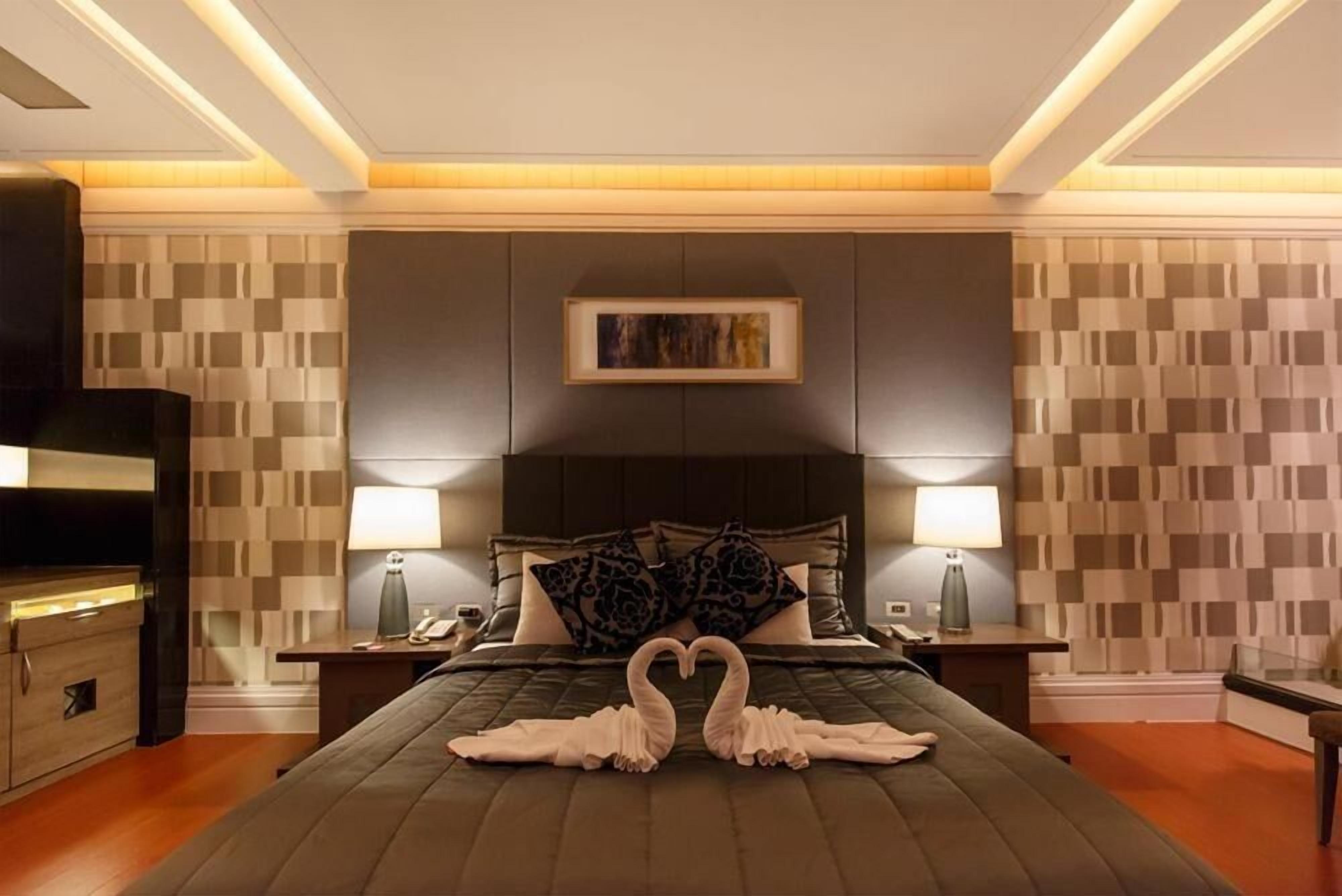 1 bedroom, premium bedding, down duvets, individually decorated