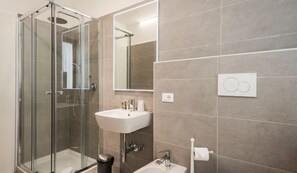 Bathroom - MYSWEETPLACE - Santa Maria Formosa Apartment (Venice)