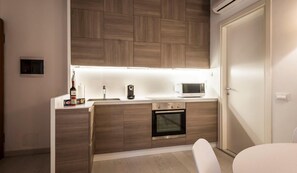Comfort-Apartment | Eigene Kochnische | Kühlschrank, Mikrowelle, Ofen, Herdplatte