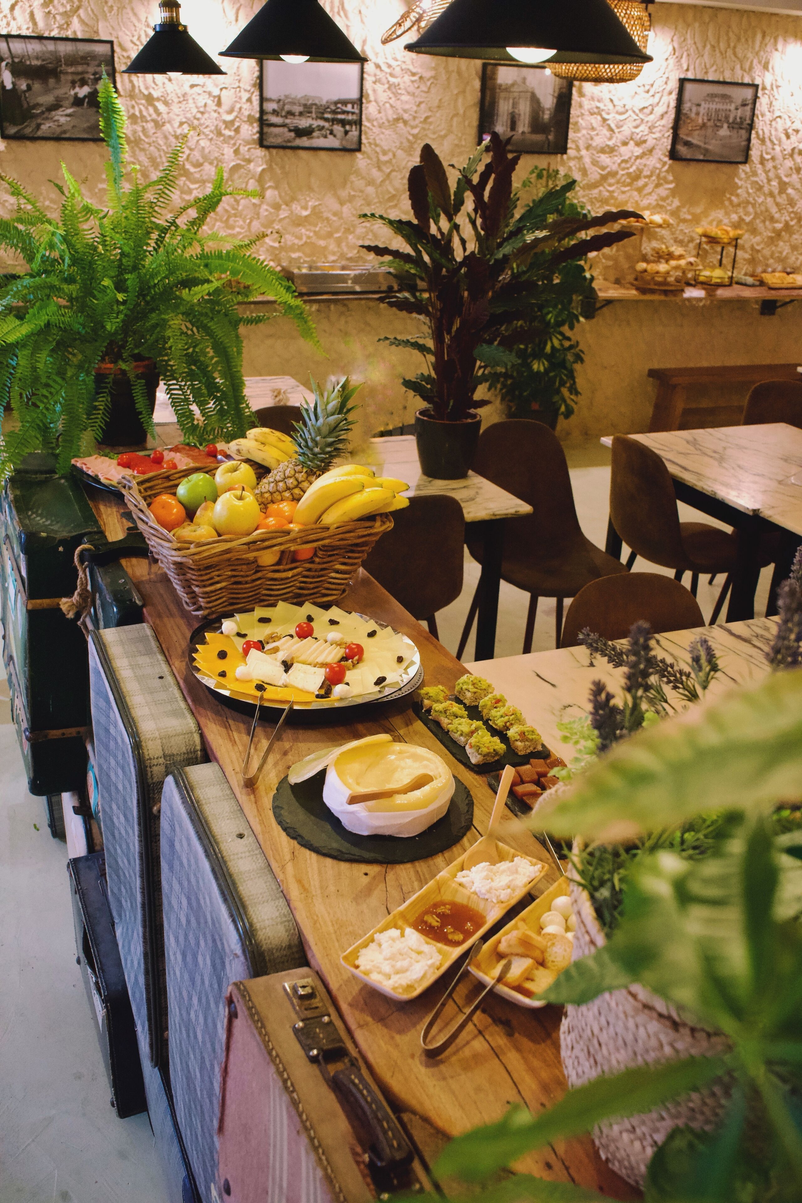 Tägliches kontinentales Frühstück (14.50 EUR pro Person)