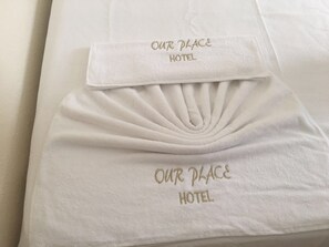 Habitación individual estándar | Amenidades de baño | Regadera, amenidades de baño gratuitas, secadora de cabello, toallas 