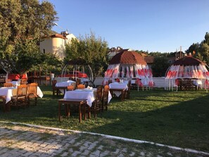 Outdoor banquet area - Our Place Hotel (Fethiye)