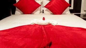 Chambre Familiale, 2 chambres, vue jardin | Bureau, Wi-Fi gratuit