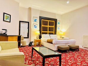 Frette Italian sheets, premium bedding, pillowtop beds, desk - Crown Hotel - Stone (Near Stoke-On-Trent) by OYO (Stone)