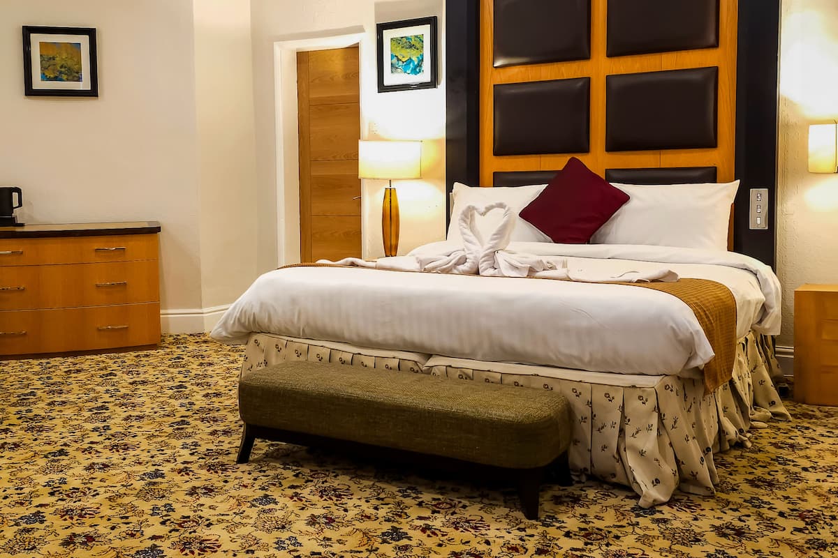 1 bedroom, Frette Italian sheets, premium bedding, pillow-top beds