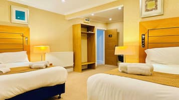 Standard family room for 4(2A+2C) | Comodidades do quarto