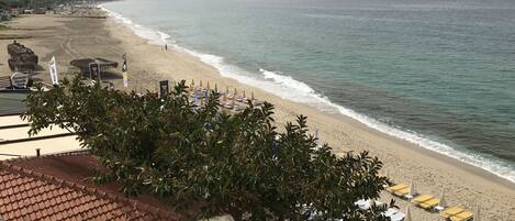 Economy-Doppelzimmer, Balkon | Minibar, Schreibtisch, Bügeleisen/Bügelbrett, WLAN