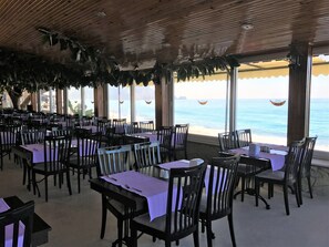 S'hi serveixen dinars, sopars i plats de cuina internacional