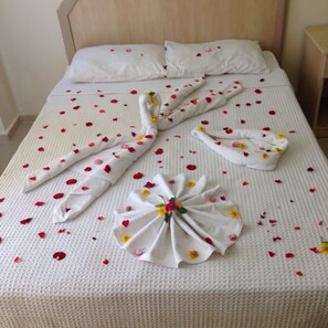 Double Room Single Use | Desk, iron/ironing board, free WiFi - Besik Hotel (Fethiye)