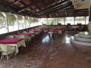 Breakfast, lunch, dinner served; Turkish cuisine 