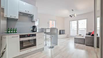 Apartment (Santiago) | Private kitchen | Fridge, microwave, oven, stovetop