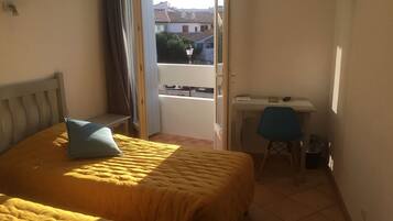 Bureau, Wi-Fi gratuit, draps fournis