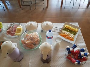 Daily continental breakfast for a fee - Gojim Casa Rural (Armamar)