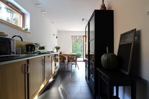 Cabin (Verde) | Living area | Flat-screen TV, toys - Osada Osjaków (Osjakow)