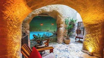 Couples treatment rooms, sauna, steam room, Swedish massages