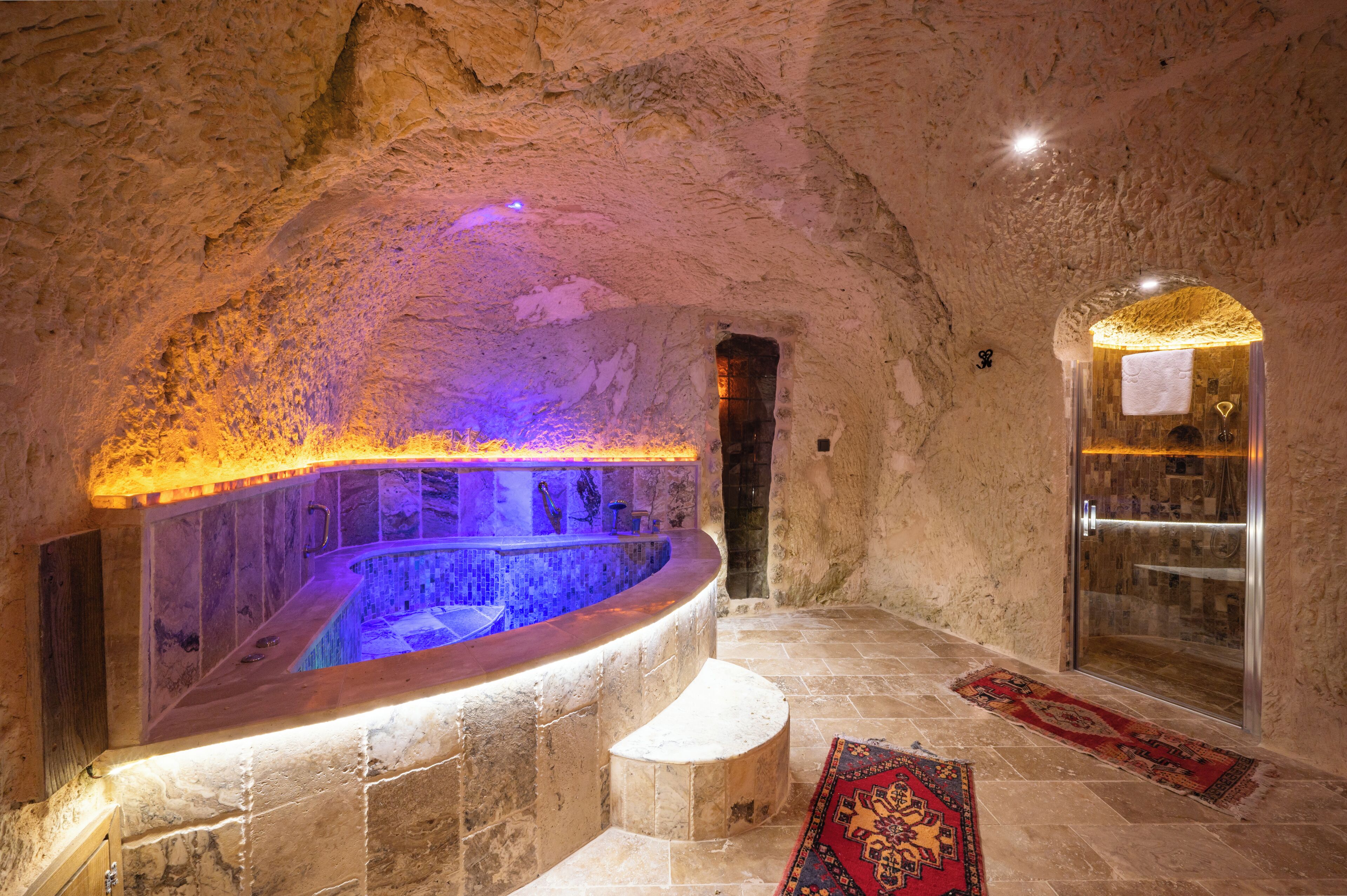 Cellar | Bañera de hidromasaje