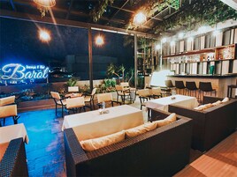 Bar (en el alojamiento)