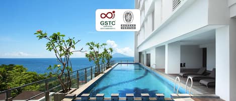 Kolam renang terbuka