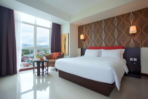 Sengetøy av topp kvalitet, safe på rommet og skrivebord