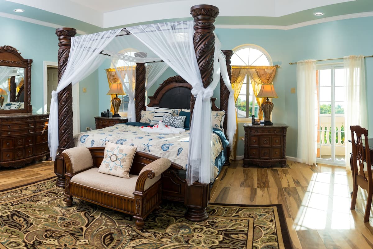 1 bedroom, premium bedding, in-room safe, desk