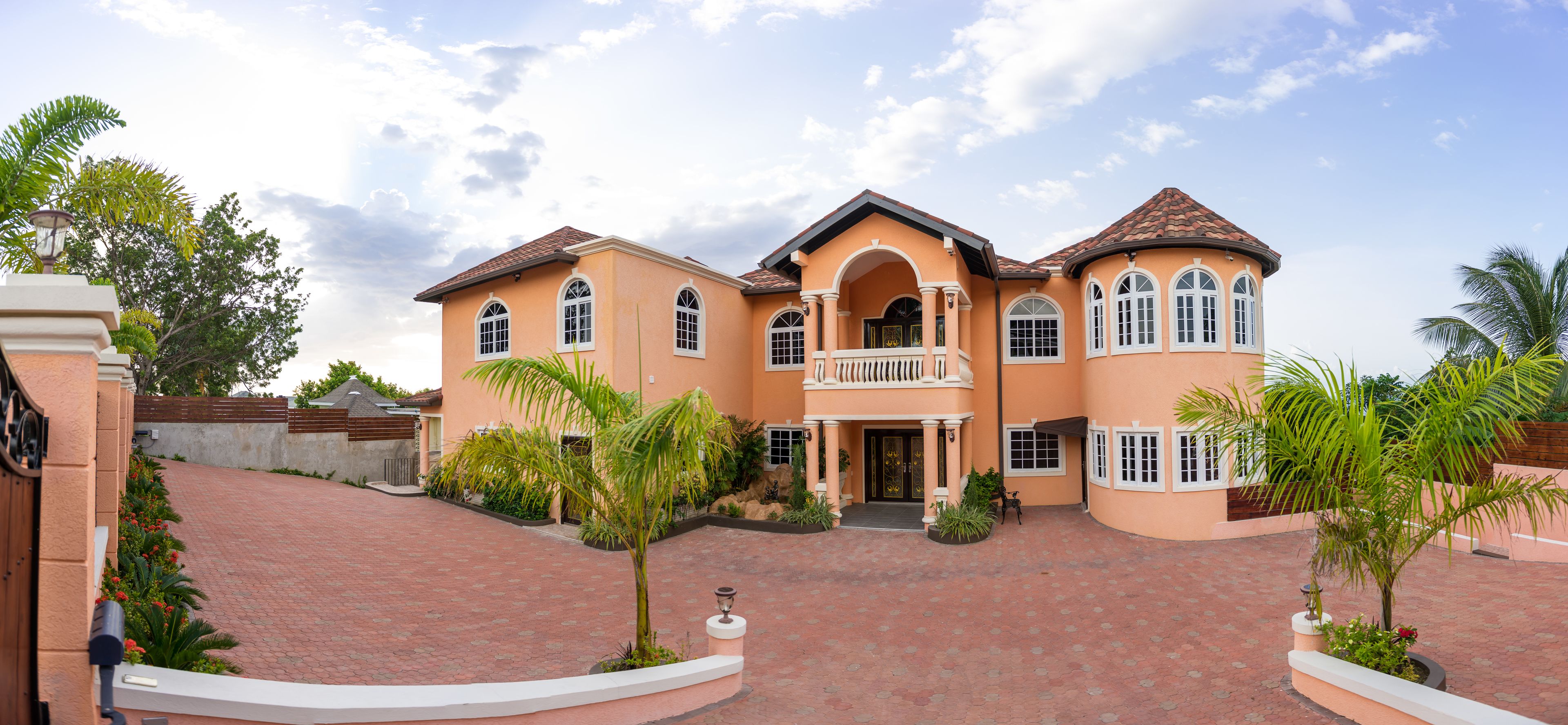 Mặt tiền nơi lưu trú