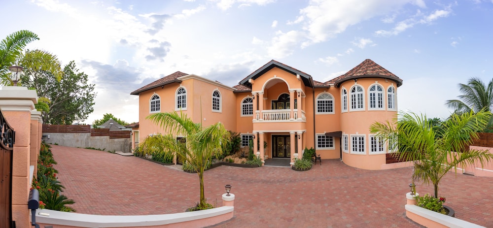 Villa Sweet Villa