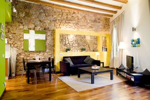 Living room - Picasso Apartment (Barcelona)