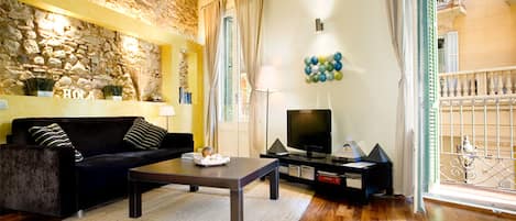 Apartment, 1 Bedroom | Living room