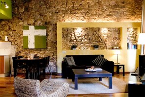 Living room - Picasso Apartment (Barcelona)