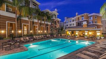 Outdoor pool, sun loungers