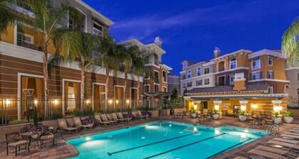 Global Luxury Suites Baypointe Station