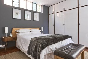 Apartment | 1 bedroom, in-room safe, desk, laptop workspace
