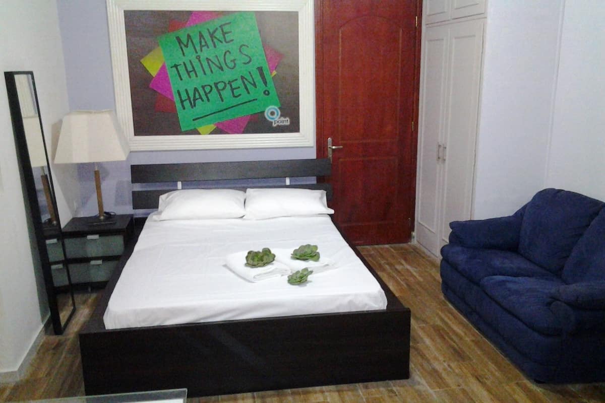 Standard Studio | Iron/ironing board, free WiFi, bed sheets