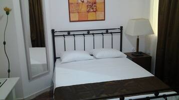Superior Studio | Iron/ironing board, free WiFi, bed sheets