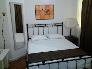 Superior Studio | Iron/ironing board, free WiFi, bed sheets