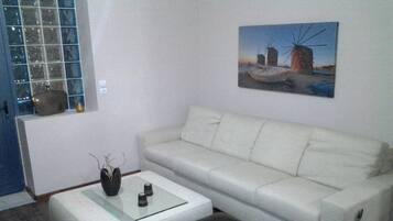 Superior Studio | Living room