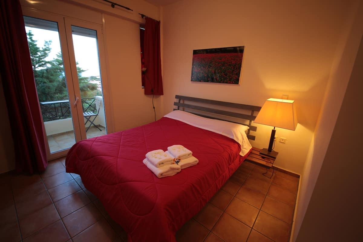 Apartment, Sea View | Soundproofing, free WiFi, bed sheets