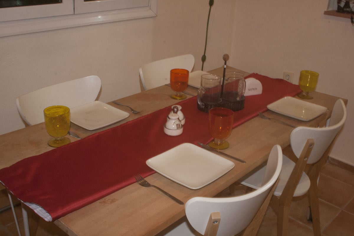 Apartment, 2 Schlafzimmer, Meerblick | Essbereich im Zimmer
