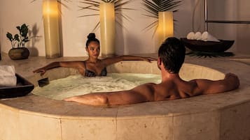 Salas de tratamiento para parejas, tina de hidromasaje y baño de vapor