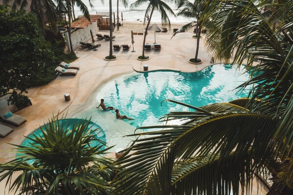 حمّام سباحة خارجي