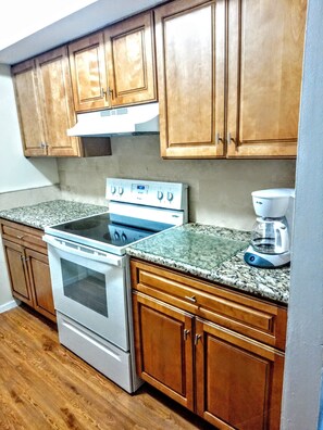 Private kitchen - Tropical Dreams - Sarasota Condos Near Siesta Key (Sarasota)