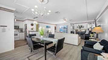 Carousel Suites #10 | Servicio a la habitación