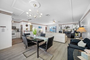 Carousel Suites #10 | In-room dining