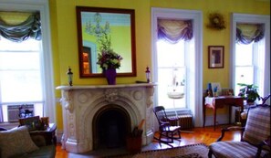 Fireplace - Marble Mansion Inn (Fair Haven)