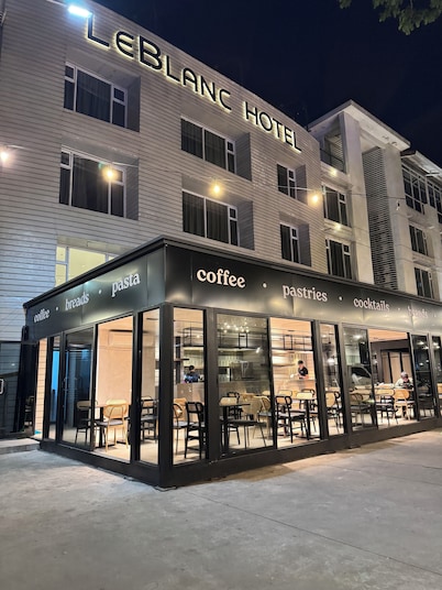 LeBlanc Hotel and Resort